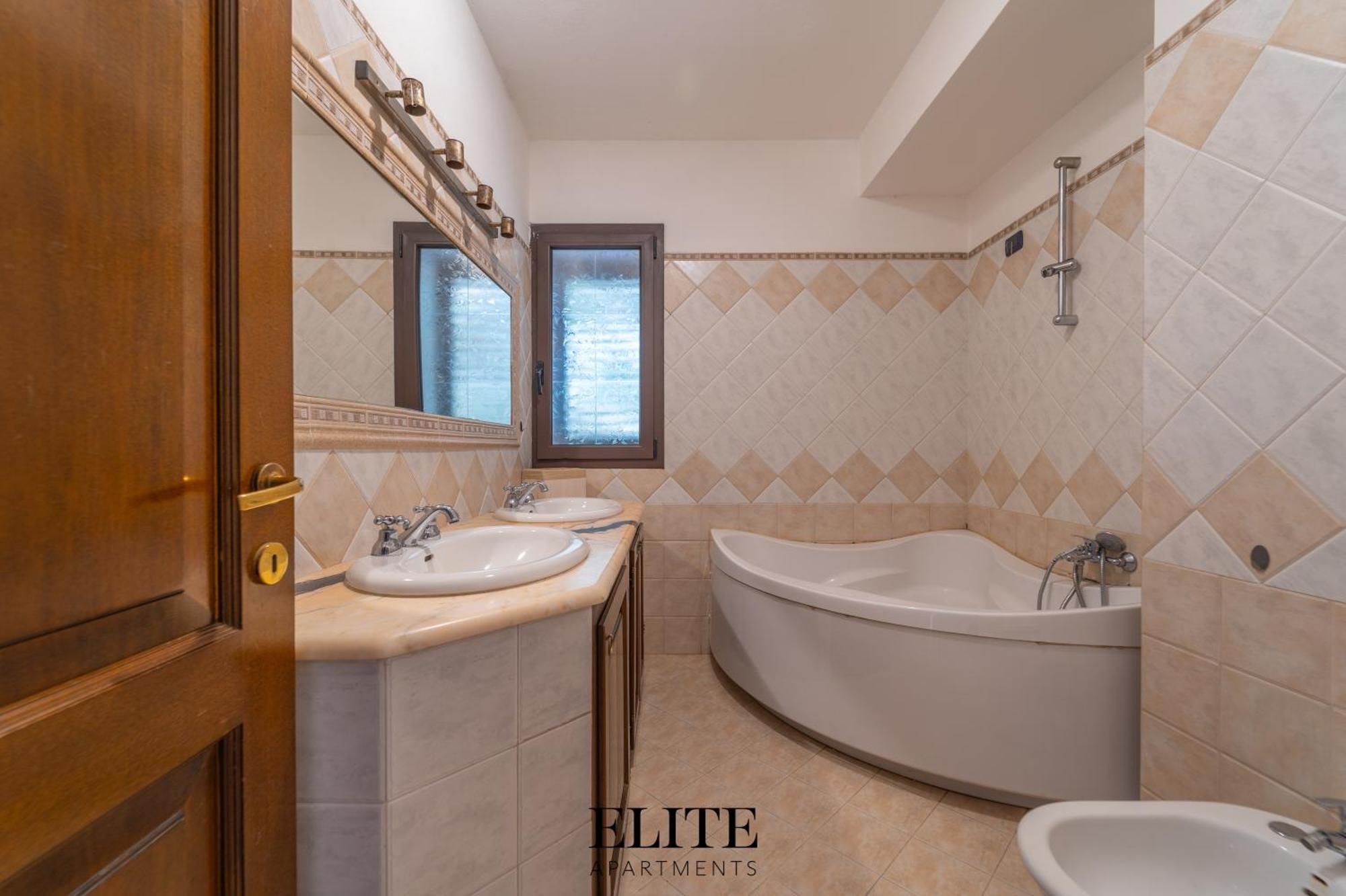 B&B My Home Al Centro Di 奧爾比亞 外观 照片